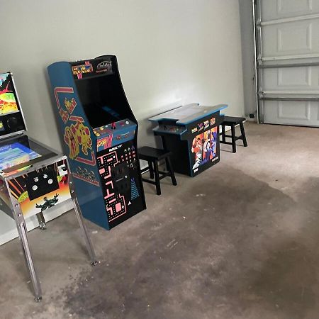 Cozy Home With Arcade, Ping Pong & Fenced Backyard Lawrenceville Kültér fotó