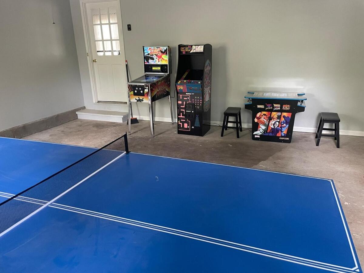 Cozy Home With Arcade, Ping Pong & Fenced Backyard Lawrenceville Kültér fotó